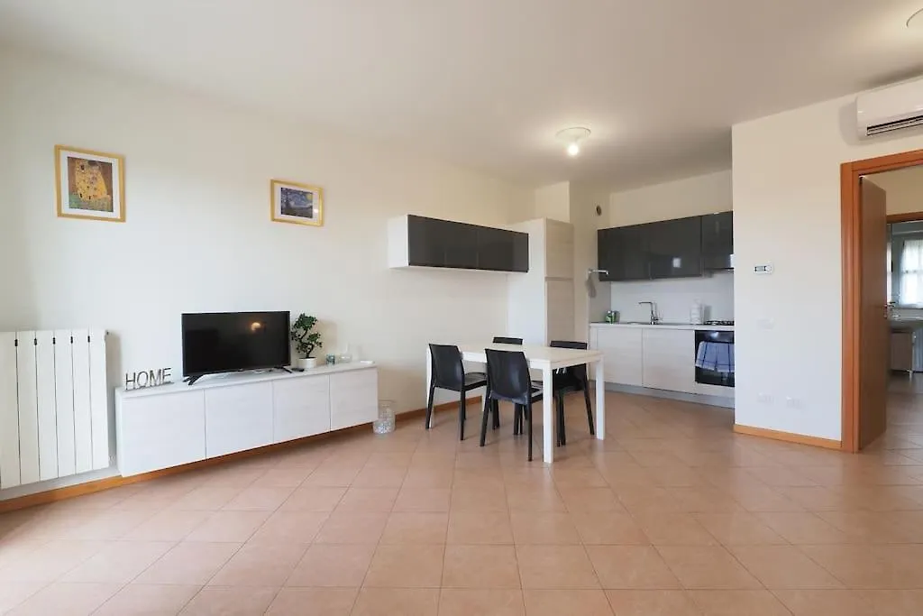 Relax Oasis Bergamo Bgy Apartment 0*,  Italy